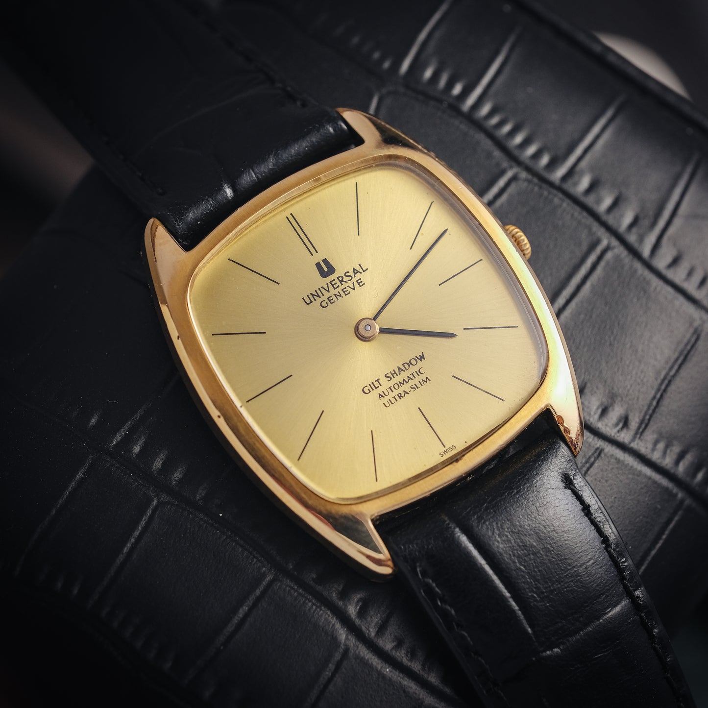 UNIVERSAL GENÈVE GILT SHADOW AUTOMATIC ULTRA-SLIM REF. 566105