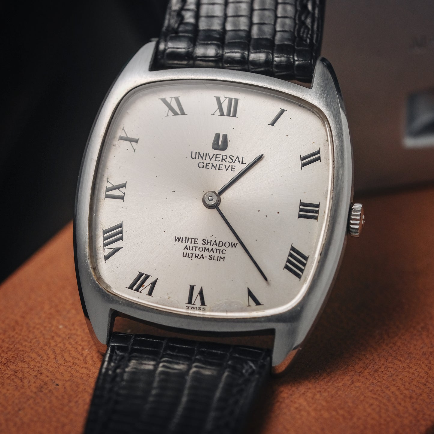 UNIVERSAL GENÈVE WHITE SHADOW AUTOMATIC ULTRA-SLIM REF. 866105