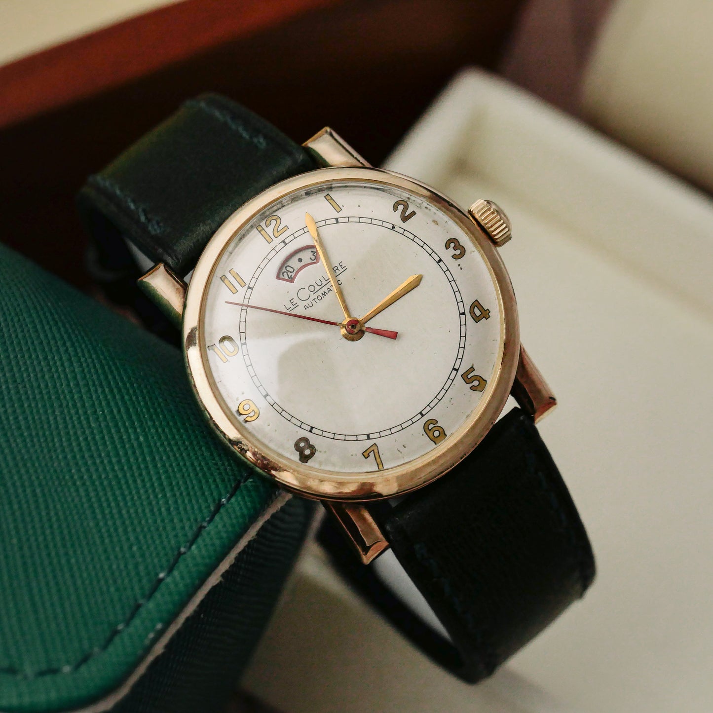 JAEGER-LECOULTRE POWERMATIC AUTOMATIC REF. 8686/85