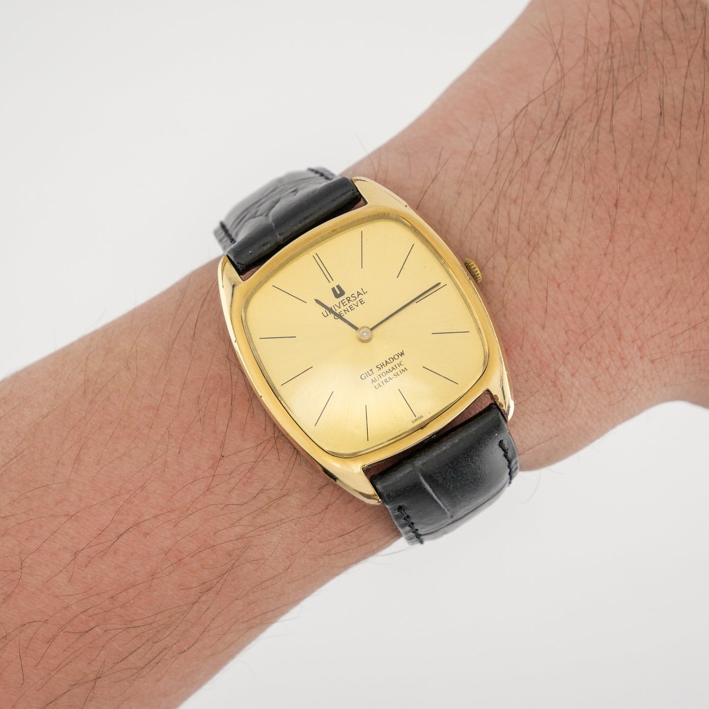 UNIVERSAL GENÈVE GILT SHADOW AUTOMATIC ULTRA-SLIM REF. 566105