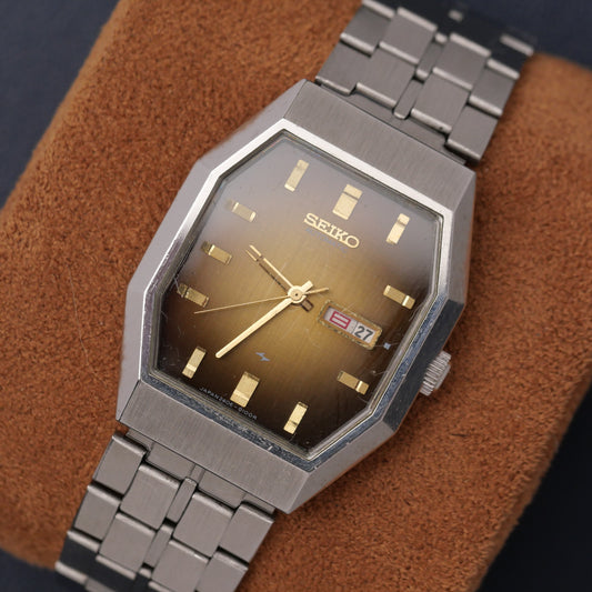 SEIKO CHARIOT AUTOMATIC FUMÉ BROWN LINEN DIAL REF. 2406-3030