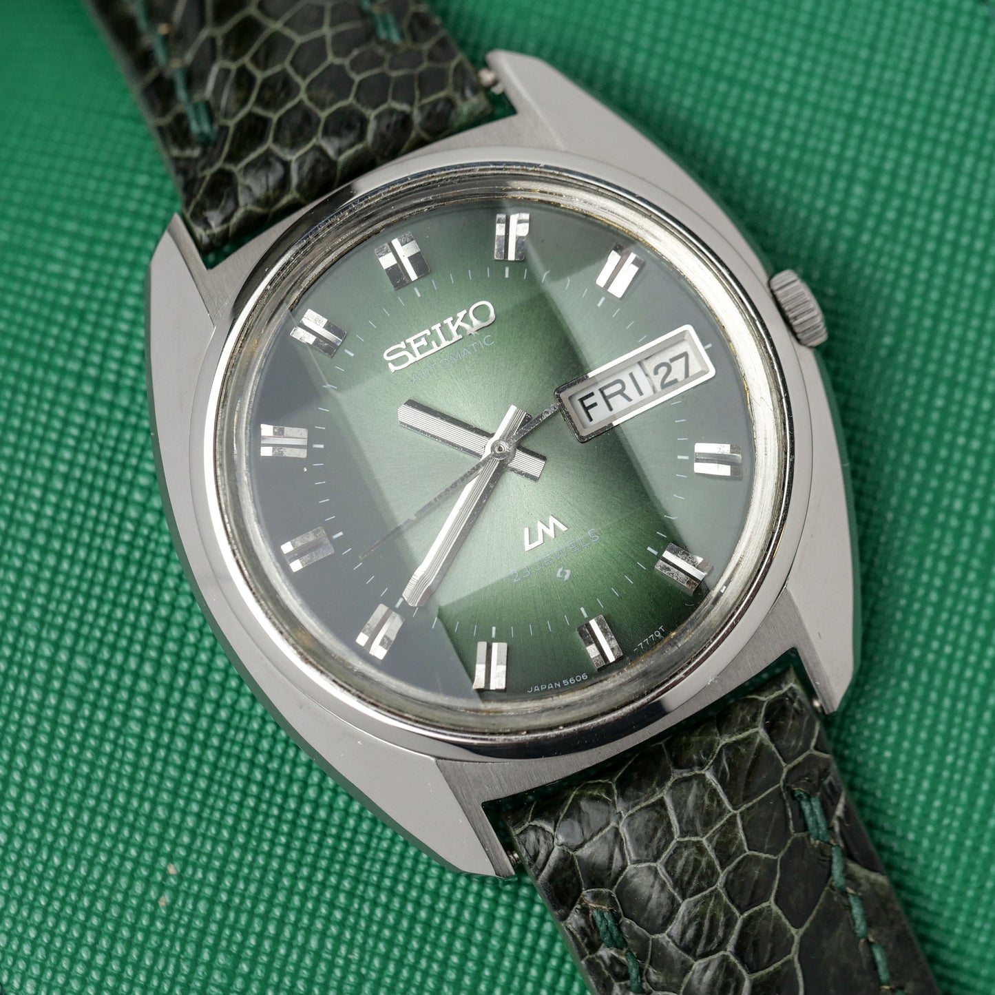 SEIKO LORD MATIC LM DAY-DATE FACETED CRYSTAL GREEN DIAL AUTOMATIC REF. 5606-7231