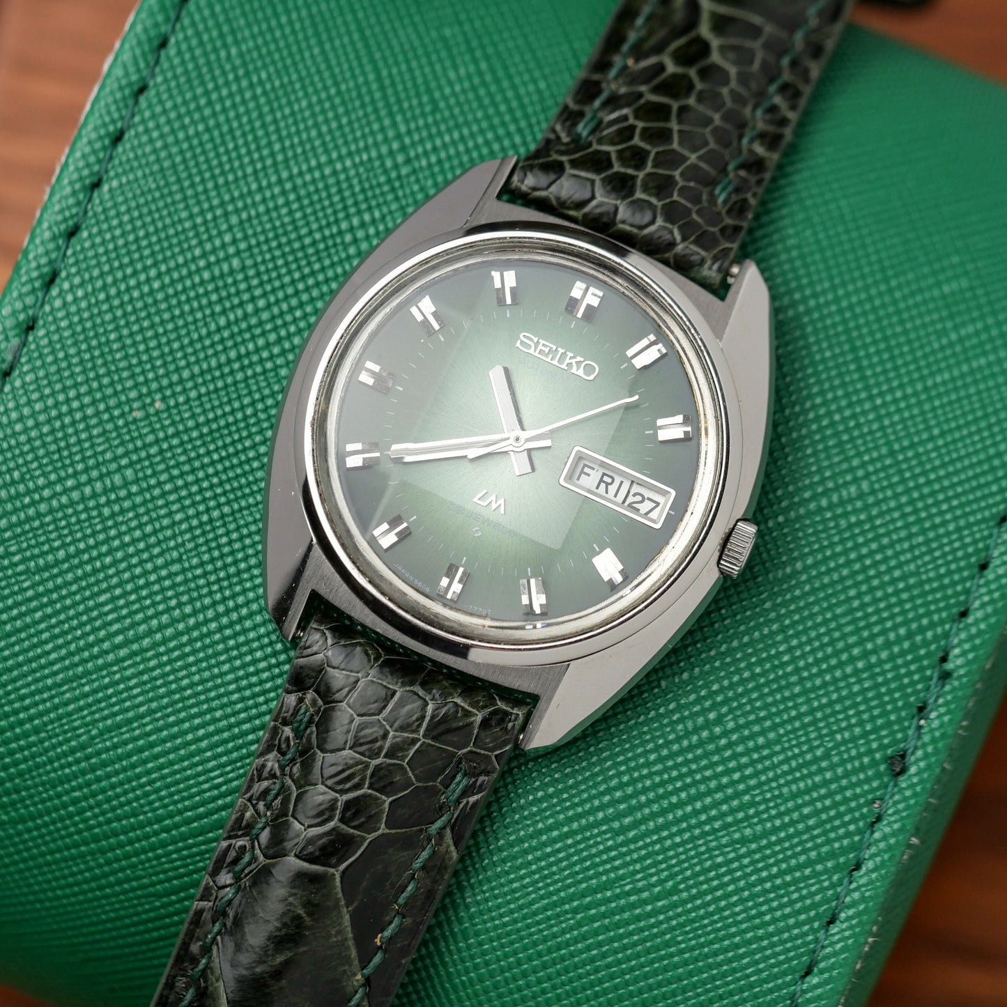 SEIKO LORD MATIC LM DAY-DATE FACETED CRYSTAL GREEN DIAL AUTOMATIC REF. 5606-7231