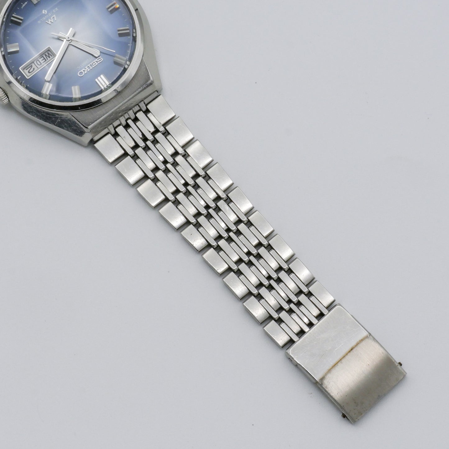 SEIKO LORD MATIC LM DAY-DATE FACETED CRYSTAL BLUE DIAL AUTOMATIC REF. 5606-8061