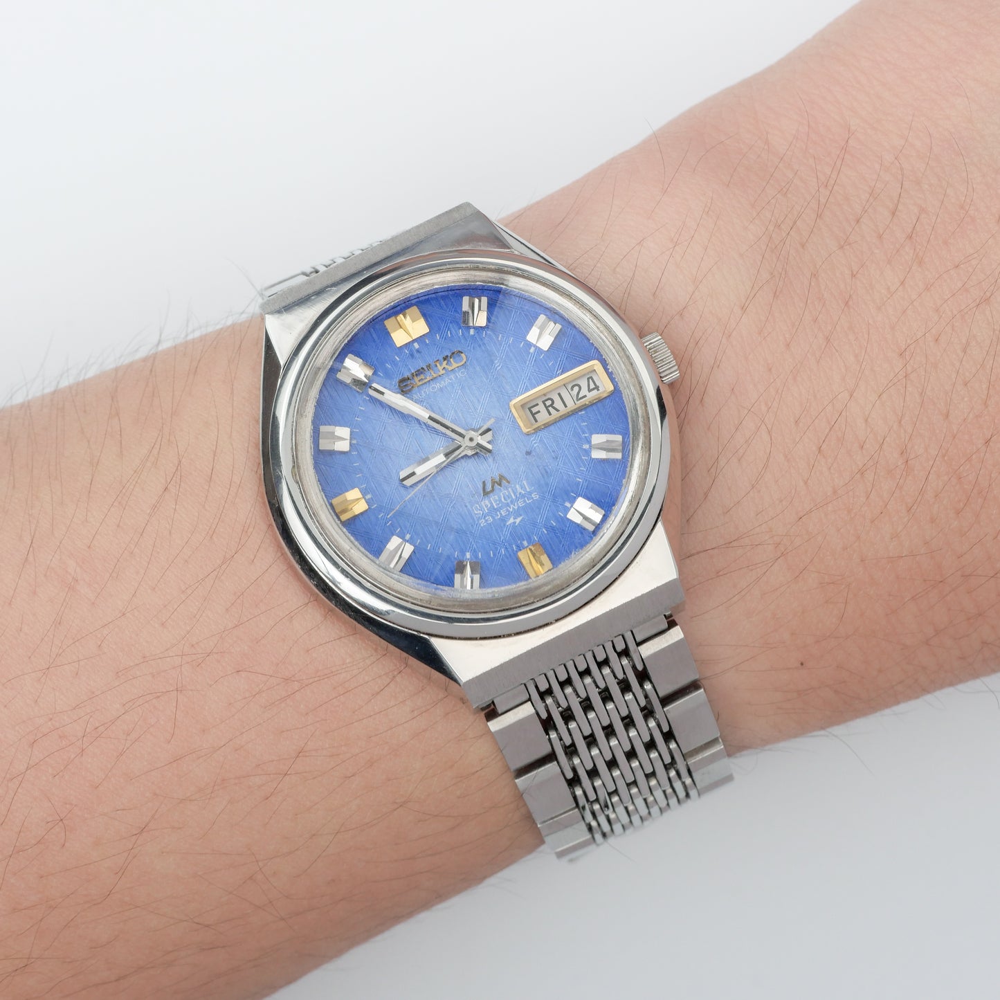 SEIKO LM SPECIAL DAY-DATE AUTOMATIC FACETED CRYSTAL BLUE DIAL REF. 5216-8130