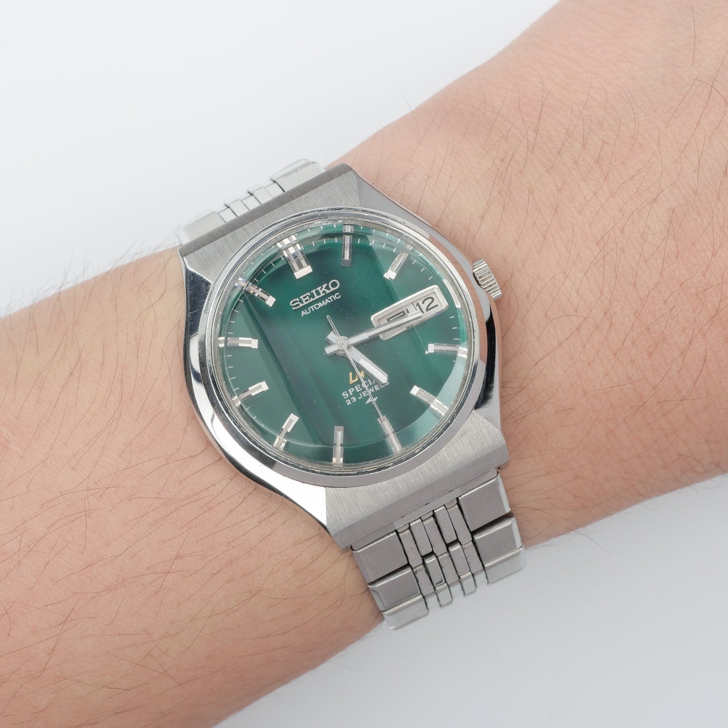 SEIKO LM SPECIAL DAY-DATE AUTOMATIC FACETED CRYSTAL GREEN DIAL REF. 5216-7040