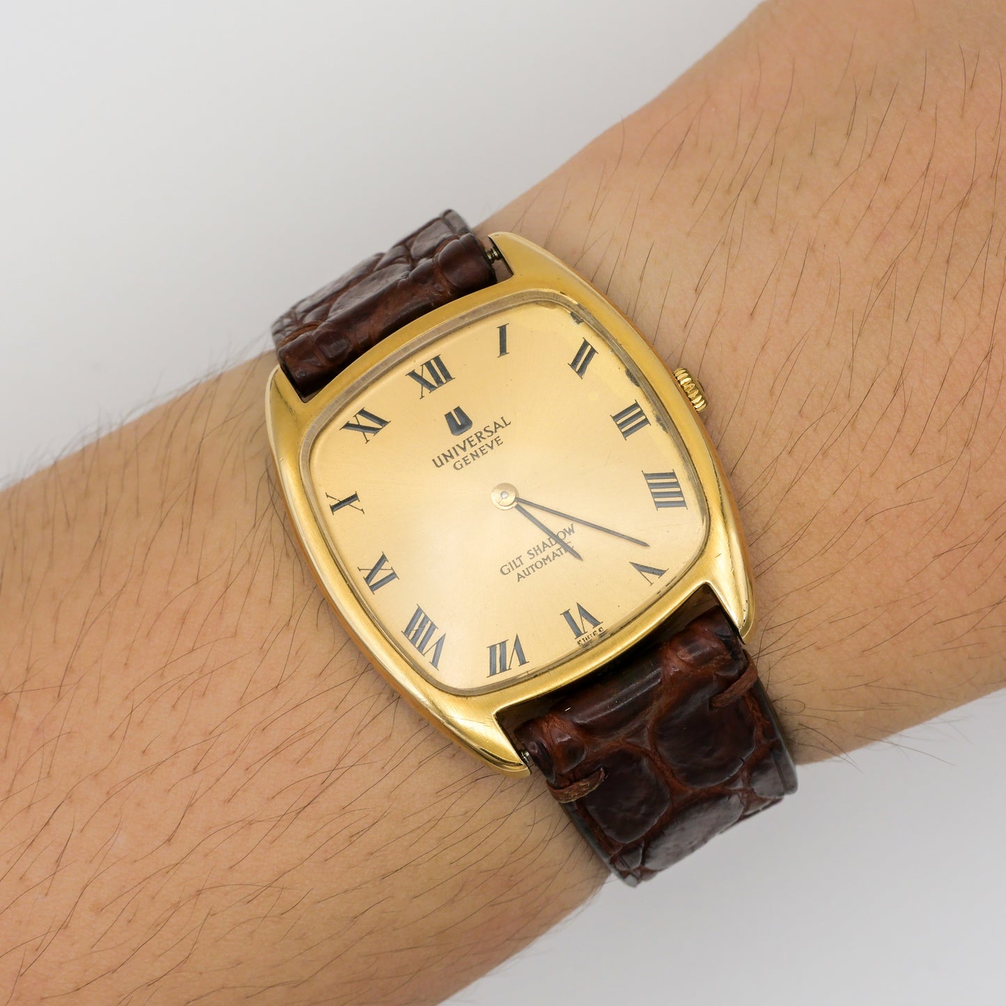 UNIVERSAL GENÈVE GILT SHADOW AUTOMATIC ULTRA-SLIM REF. 566105