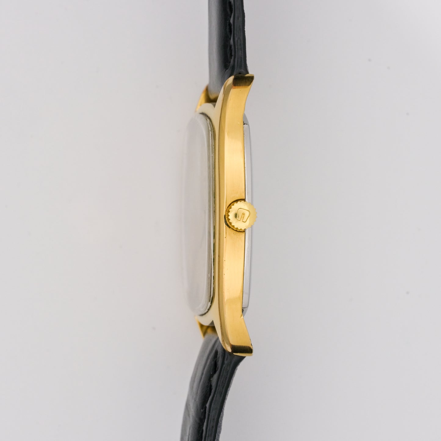 UNIVERSAL GENÈVE GILT SHADOW AUTOMATIC ULTRA-SLIM REF. 566105