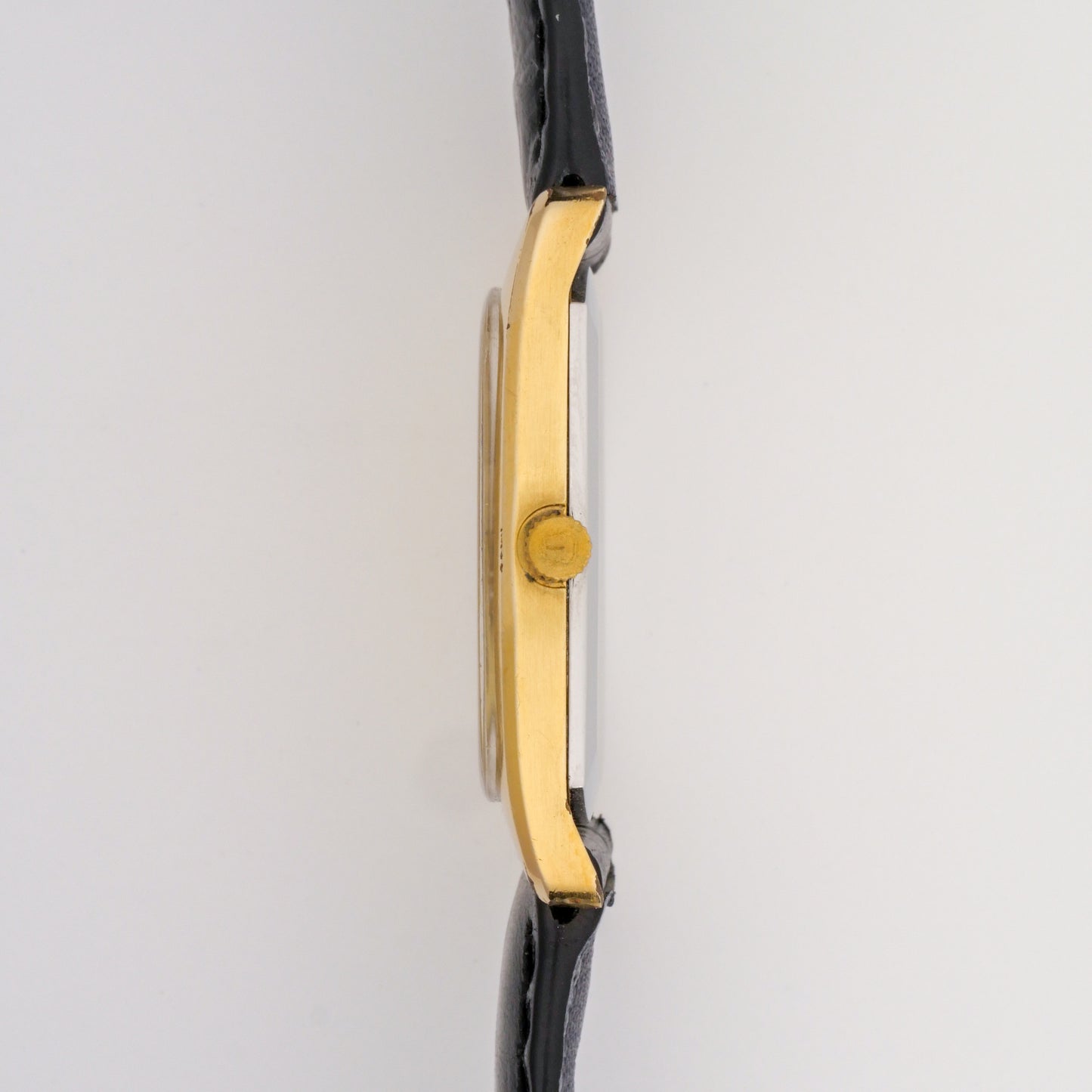 UNIVERSAL GENÈVE GILT SHADOW AUTOMATIC ULTRA-SLIM REF. 566105