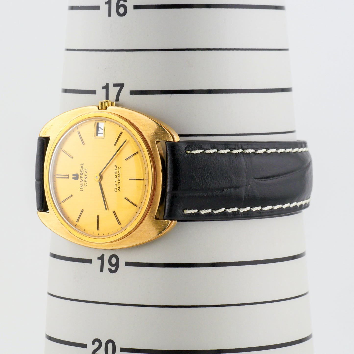 UNIVERSAL GENÈVE GILT SHADOW ULTRA-THIN AUTOMATIC REF. 567103