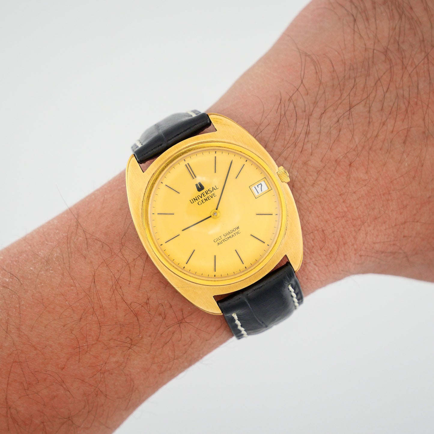 UNIVERSAL GENÈVE GILT SHADOW ULTRA-THIN AUTOMATIC REF. 567103