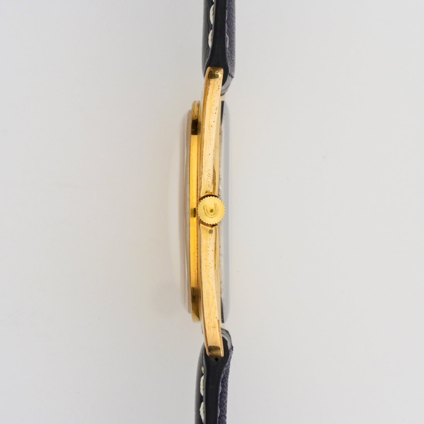 UNIVERSAL GENÈVE GILT SHADOW ULTRA-THIN AUTOMATIC REF. 567103