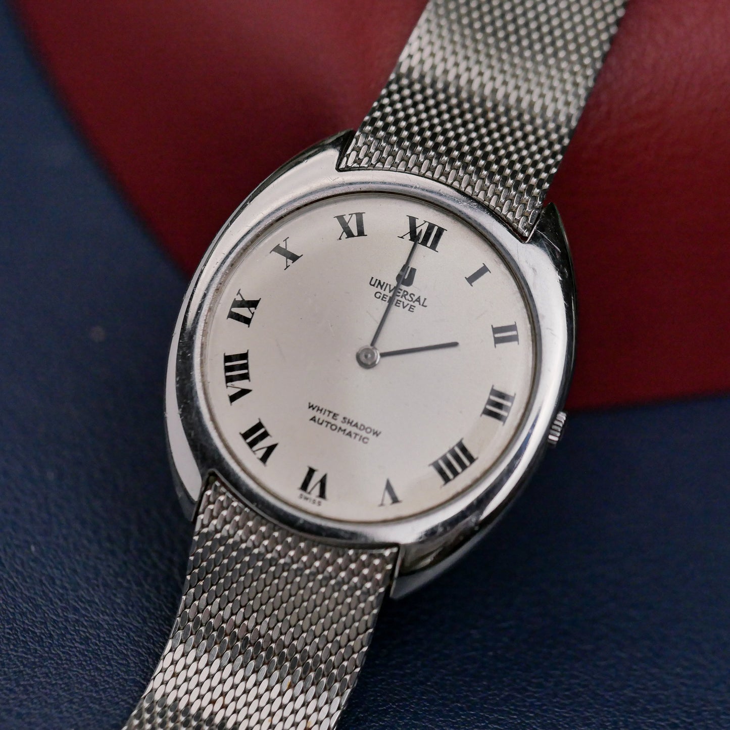 UNIVERSAL GENÈVE WHITE SHADOW AUTOMATIC ULTRA THIN REF. 866101