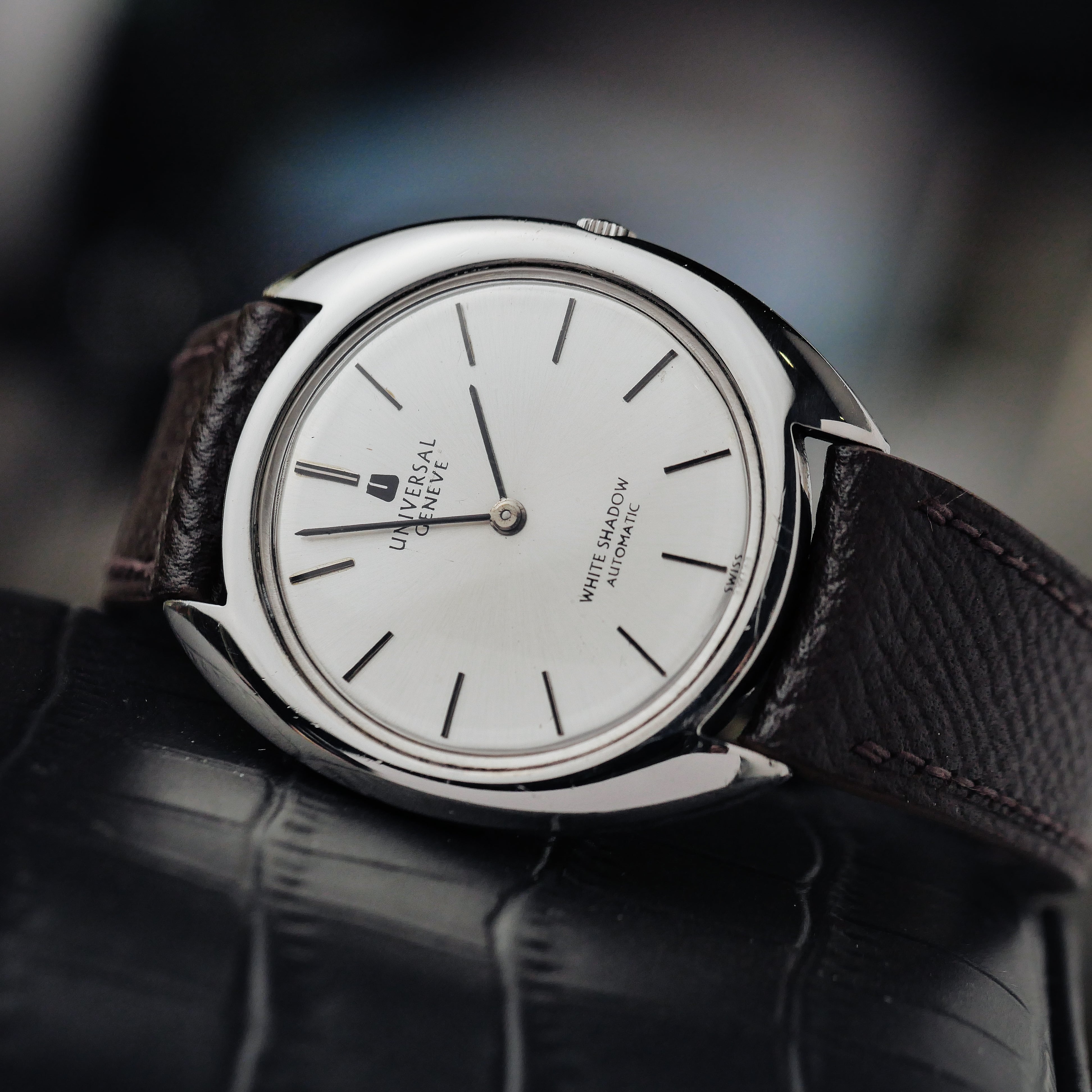 UNIVERSAL GENÈVE WHITE SHADOW AUTOMATIC REF. 866101 – Zeit Vintage Watch