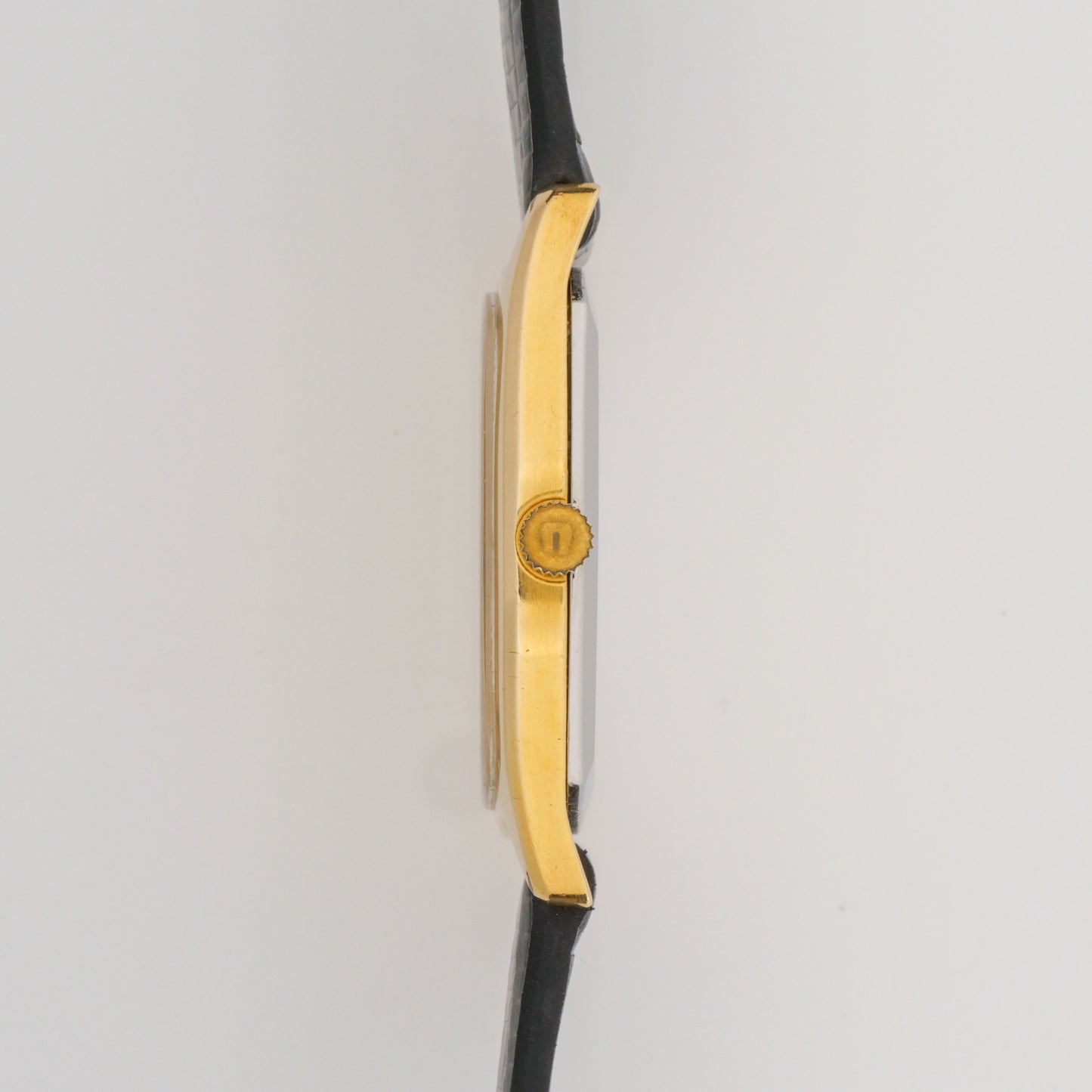 UNIVERSAL GENÈVE GILT SHADOW AUTOMATIC ULTRA-SLIM REF. 566105