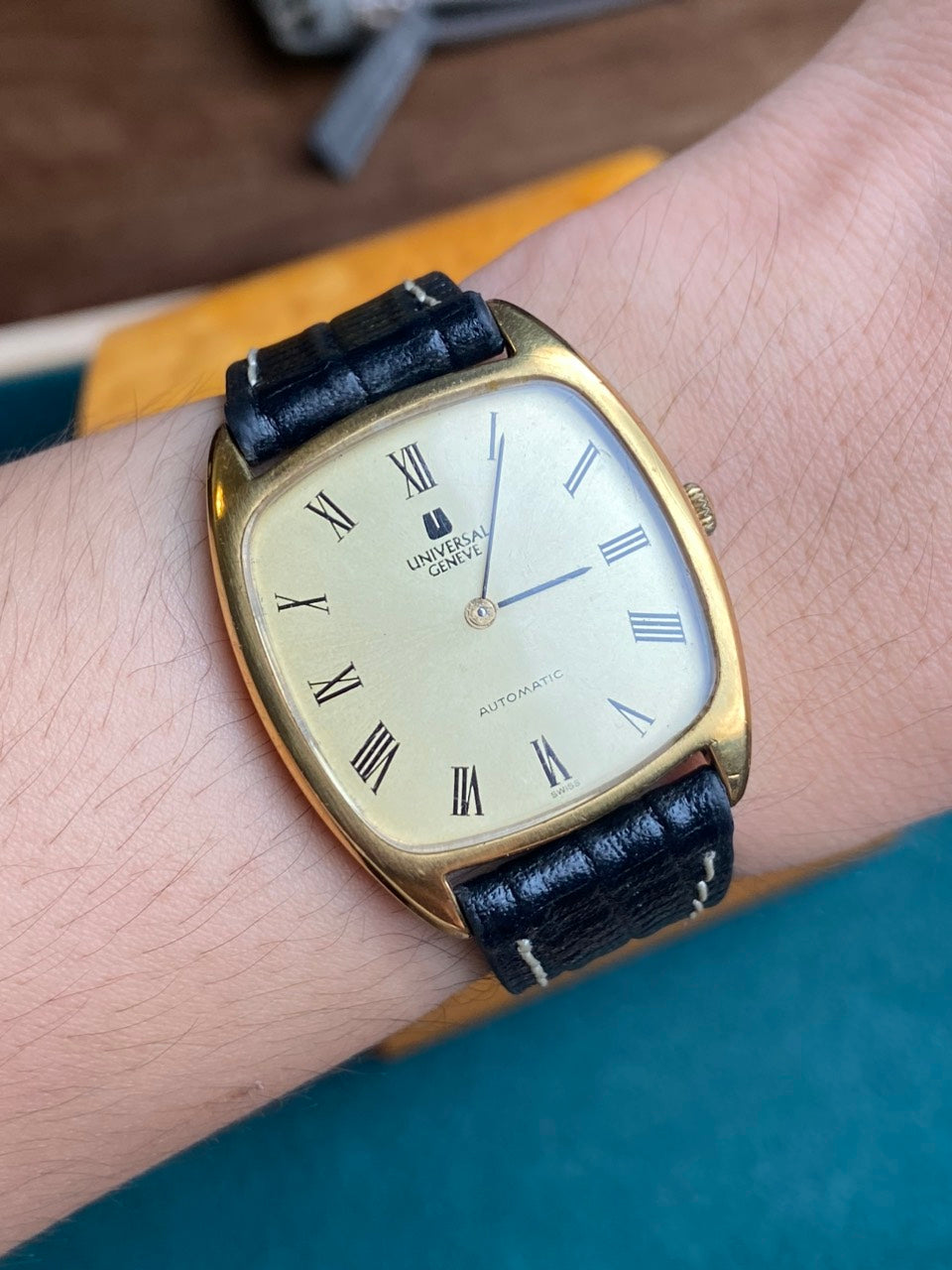 UNIVERSAL GENÈVE AUTOMATIC ULTRA THIN REF. 566105