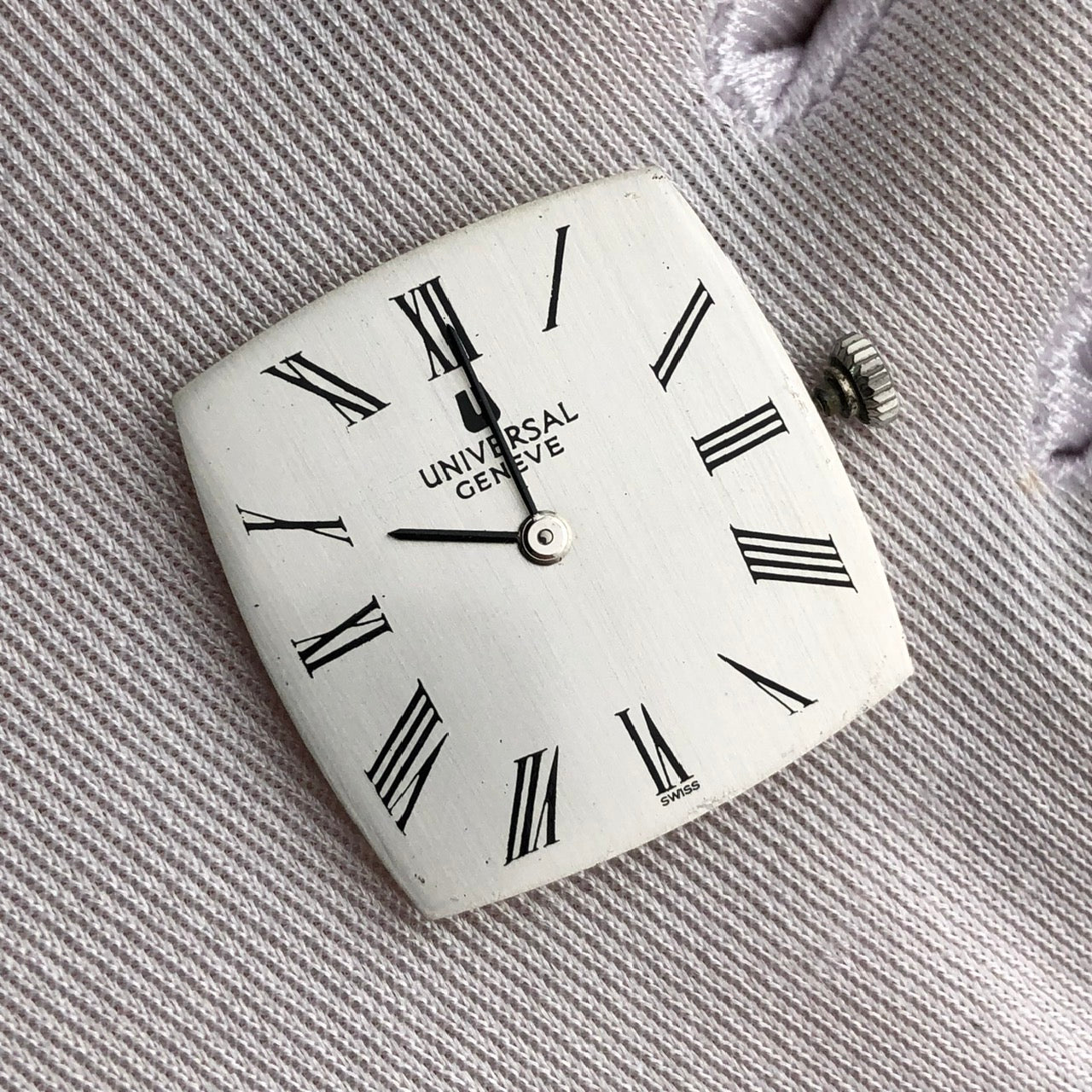 UNIVERSAL GENÈVE LINEN GREY DIAL REF. 842114