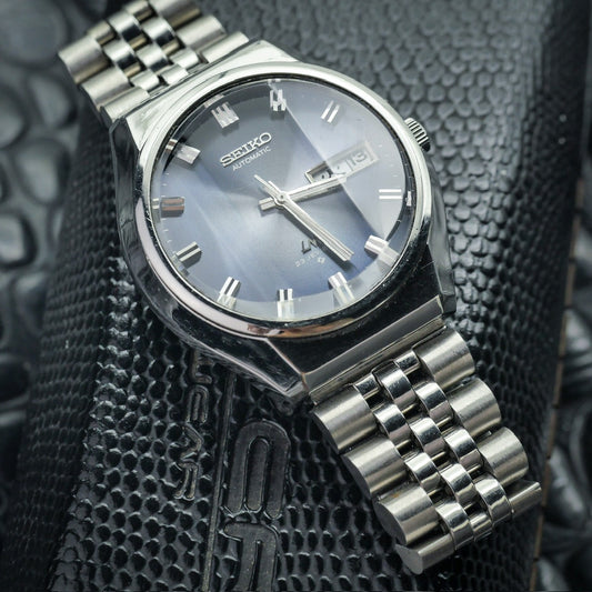 SEIKO LORD MATIC LM DAY-DATE FACETED CRYSTAL BLUE DIAL AUTOMATIC REF. 5606-8060