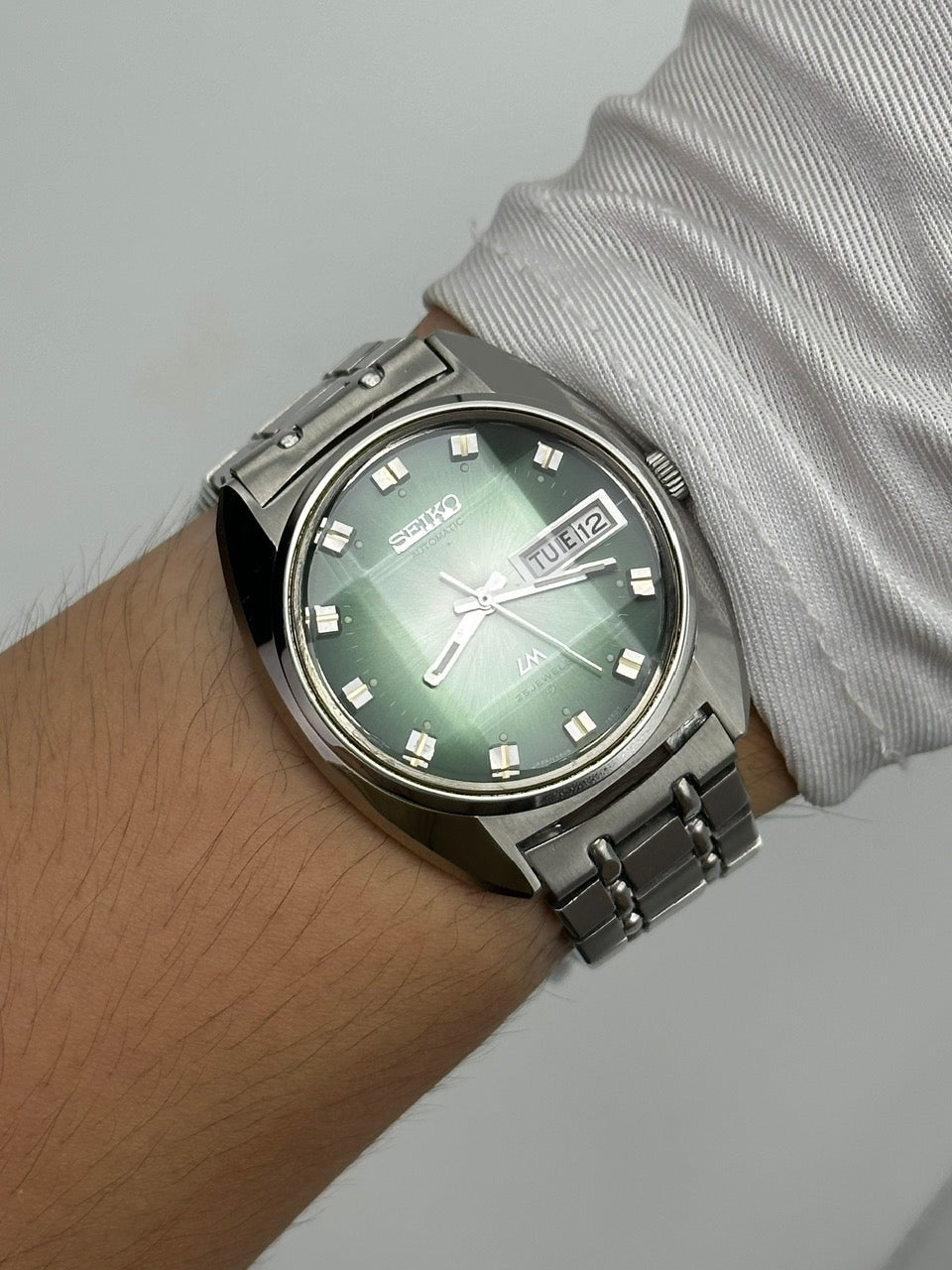 SEIKO LORD MATIC LM DAY-DATE FACETED CRYSTAL GREEN DIAL AUTOMATIC REF. 5606-7230