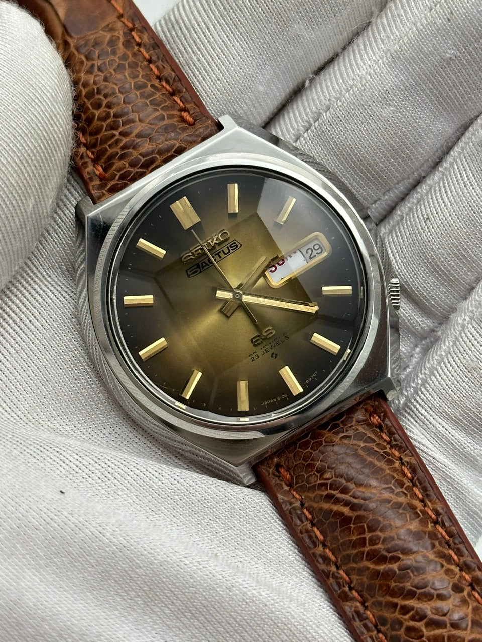 SEIKO SS SACTUS AUTOMATIC DAY-DATE GRADIENT BROWN DIAL REF. 6106-8690