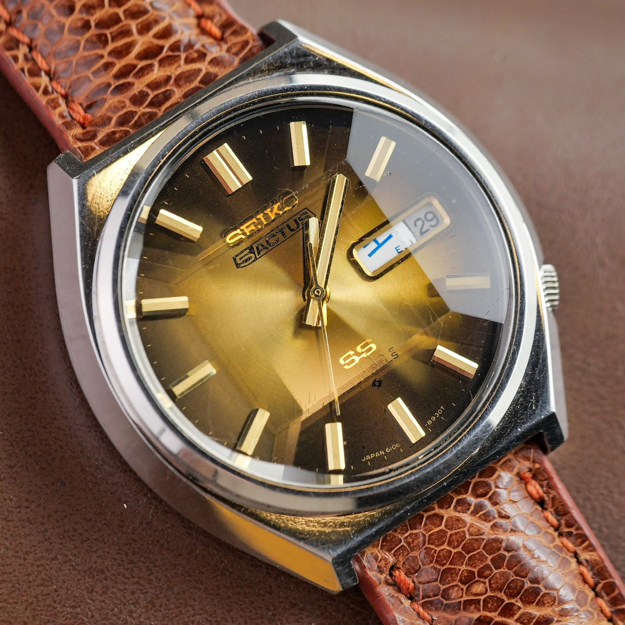 SEIKO SS SACTUS AUTOMATIC DAY-DATE GRADIENT BROWN DIAL REF. 6106-8690