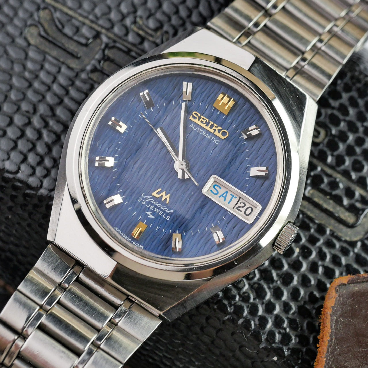 SEIKO LORD MATIC LM SPECIAL AUTOMATIC DAY-DATE FACETED CRYSTAL BLUE PATTERN DIAL REF. 5206-6100