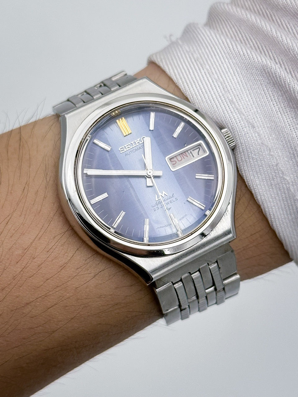 SEIKO LORD MATIC LM SPECIAL AUTOMATIC DAY-DATE FACETED CRYSTAL BLUE DIAL REF. 5206-6090