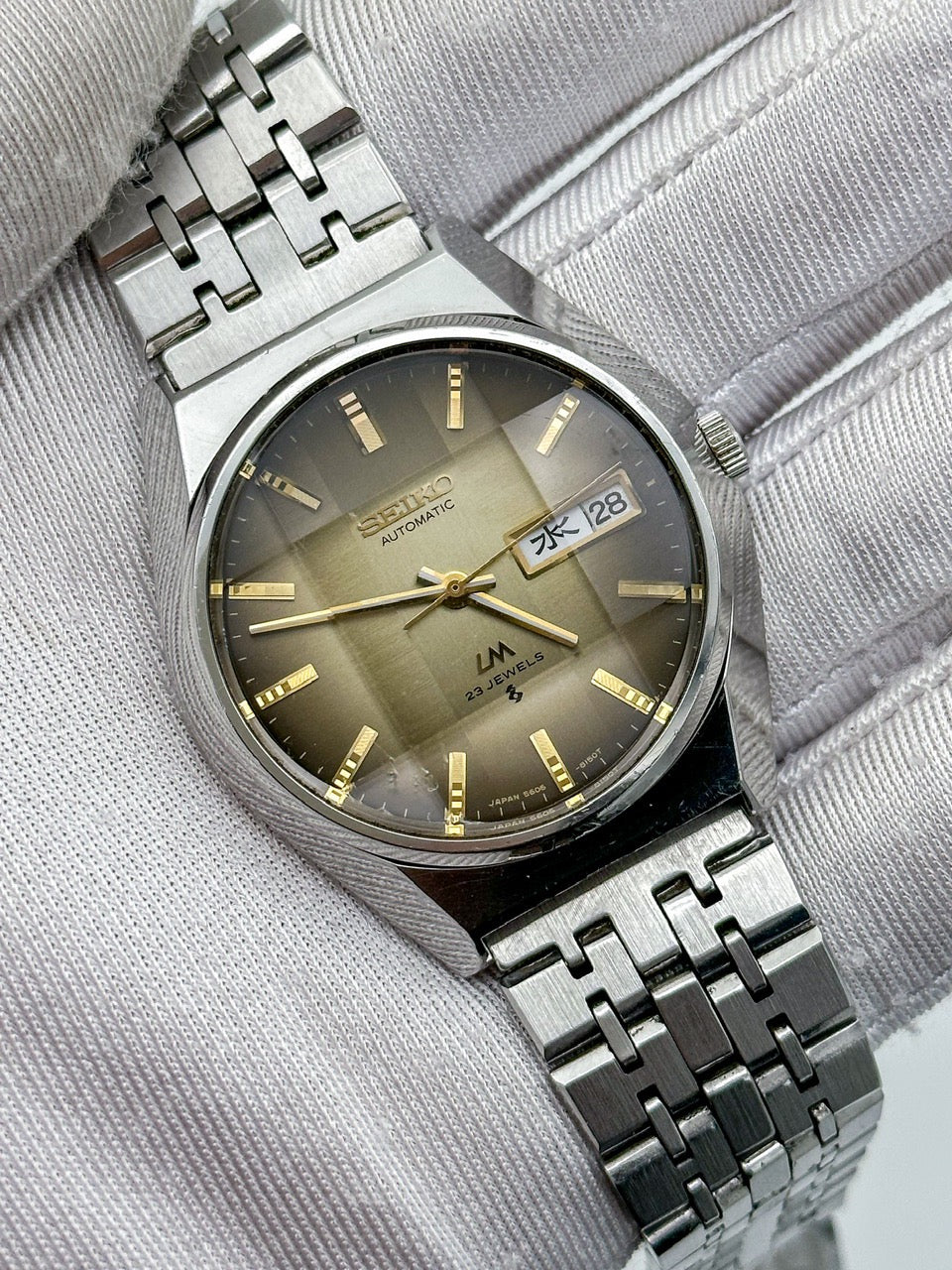 SEIKO LORD MATIC LM AUTOMATIC DAY-DATE FACETED CRYSTAL REF. 5606-8113