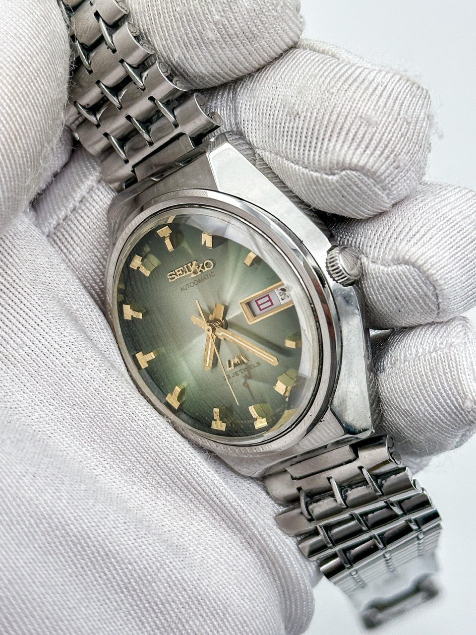 SEIKO LORD MATIC LM DAY-DATE FACETED CRYSTAL GREEN DIAL AUTOMATIC REF. 5606-7320