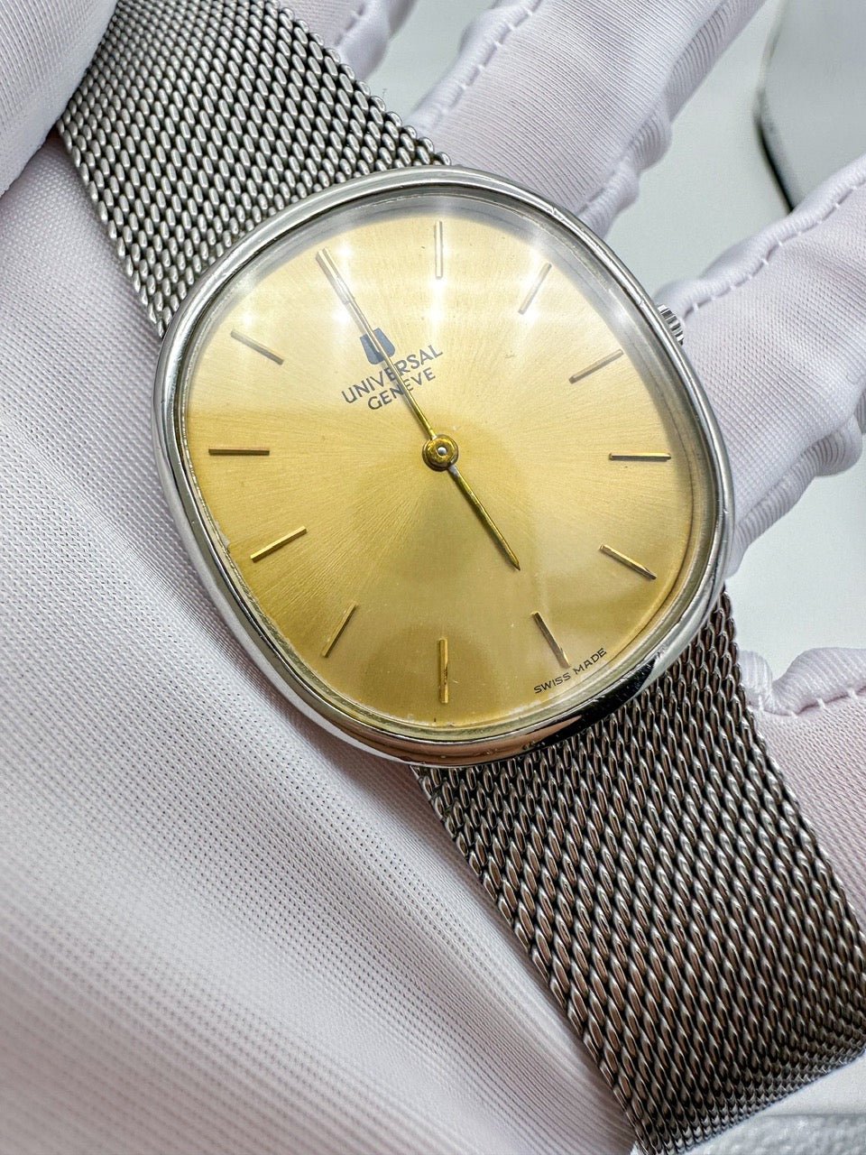 UNIVERSAL GENÈVE GILT SHADOW ULTRA-SLIM AUTOMATIC REF. 866104