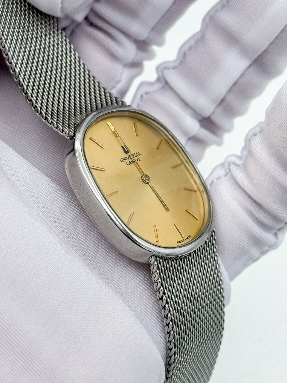 UNIVERSAL GENÈVE GILT SHADOW ULTRA-SLIM AUTOMATIC REF. 866104